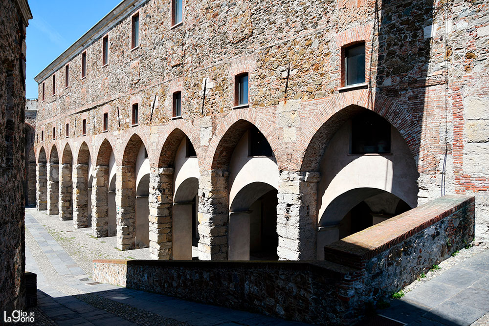 Porticato della fortezza del Priamar · Savona