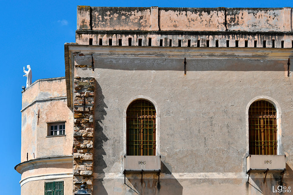 Torre saracena inglobata nelle Logge di Santa Chiara · Imperia Porto Maurizio