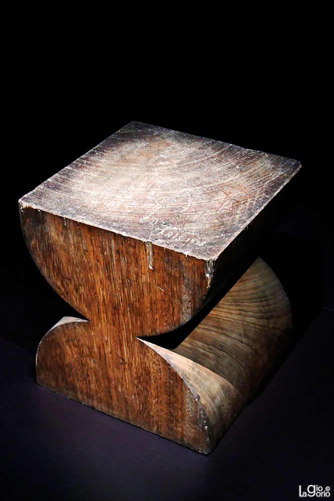 Sgabello · Mobile in legno (1920 1930)