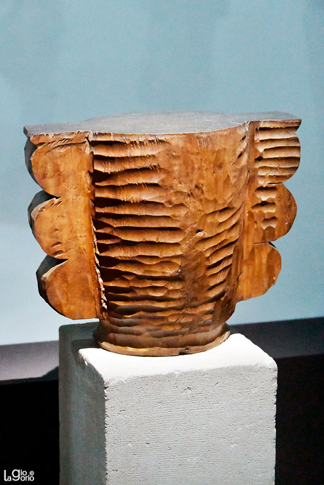 Vaso · Legno di noce (1939)
