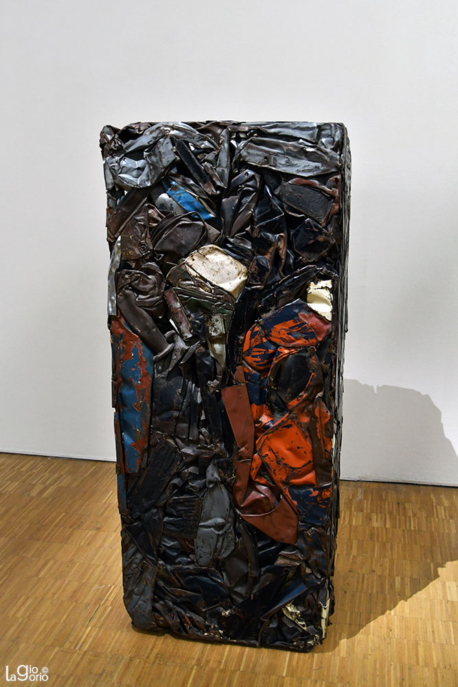 Compressione · Cesar Baldaccin · Lamiera stampata, vernice, materie plastiche e metalli vari (1969)