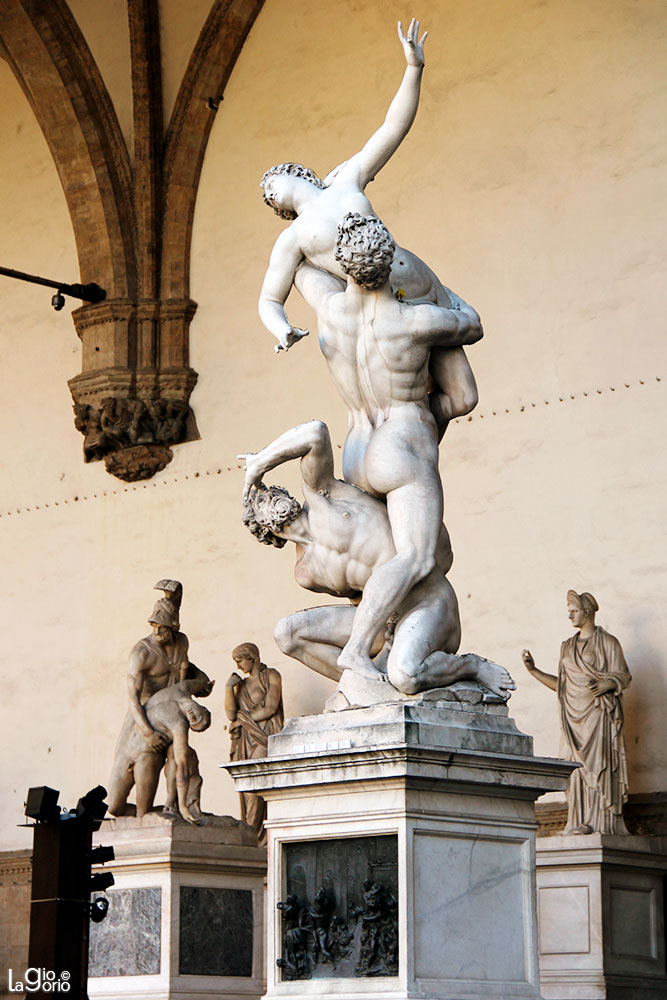 Il Ratto delle Sabine Giambologna · Loggia dei Lanzi (1380) · Firenze