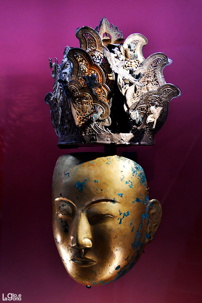 Maschera funeraria · Bronzo dorato (905 1125)