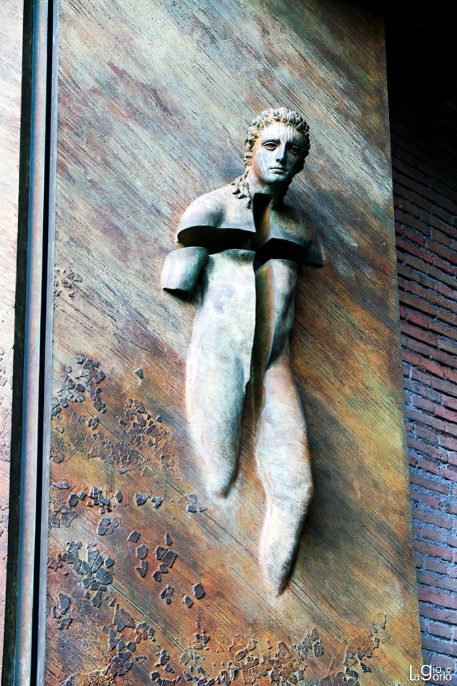 Santa Maria degli Angeli e dei Martiri · Porta in bronzo di Igor Mitoraj (1) · Roma