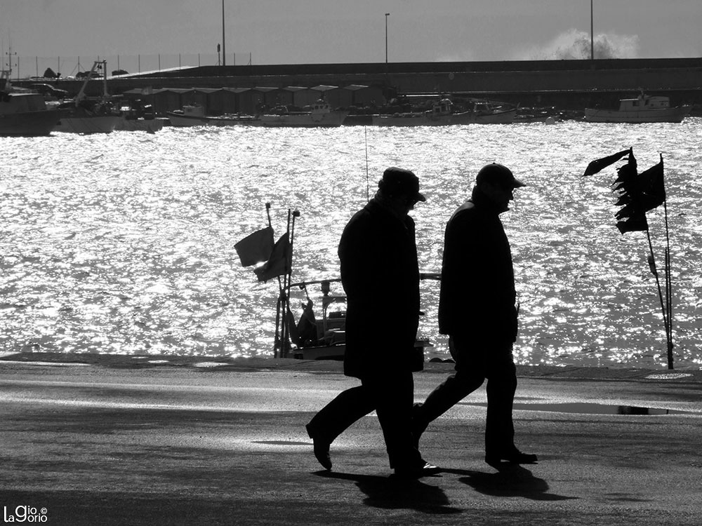 Vento sul porto · Imperia Oneglia